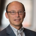 Portrait photo of Leslie Greengard