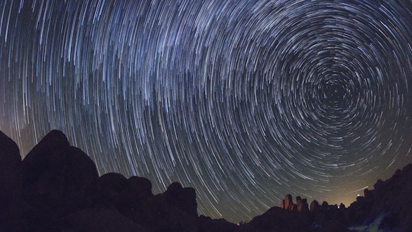 Night sky time lapse with circular star lines